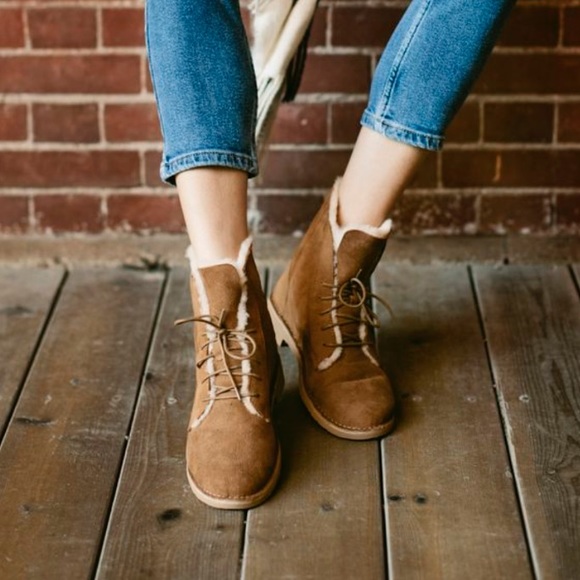 UGG🍁🍂Quincy Chestnut winter boots 6 - Picture 16 of 16